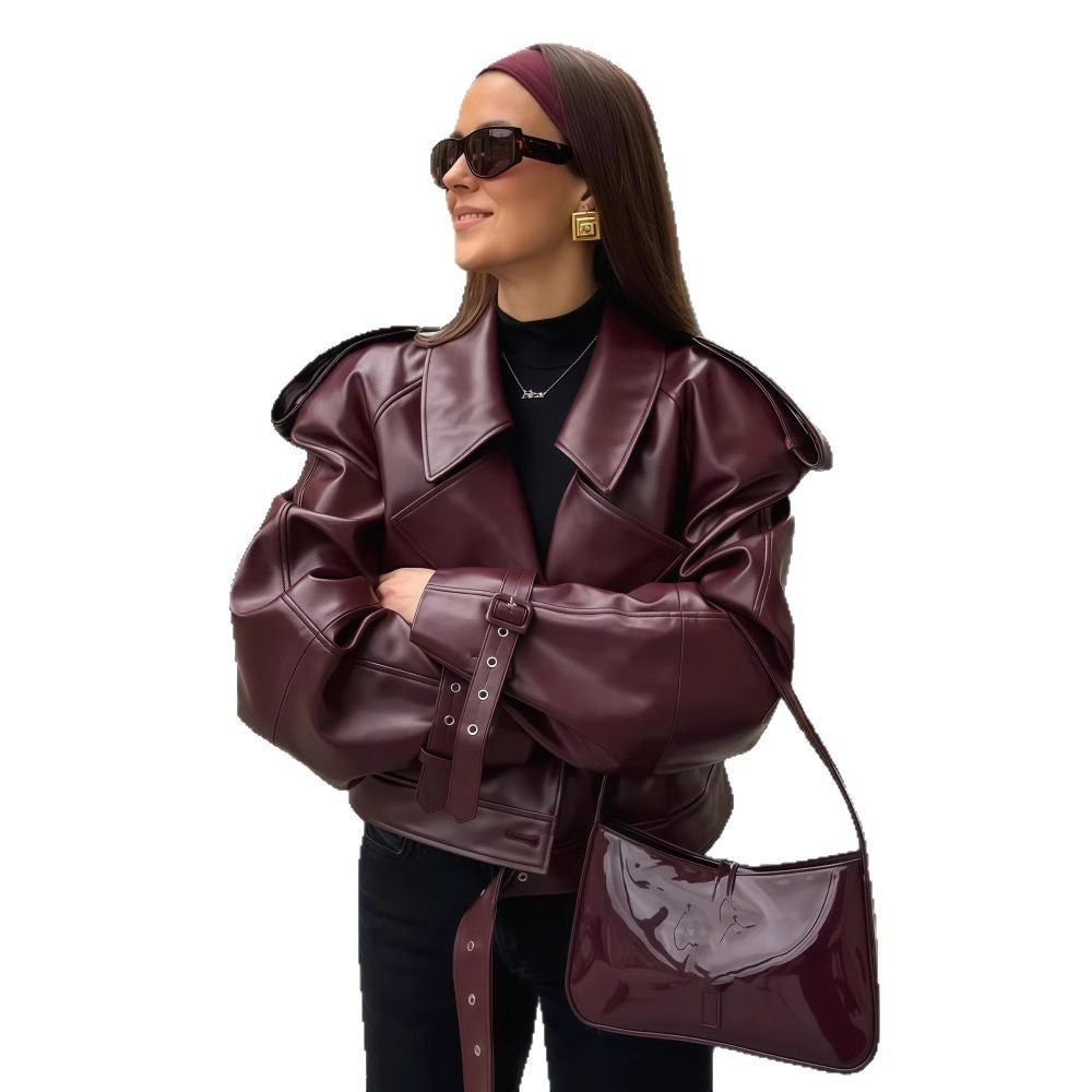 Damer oversized konstläderjacka med statement-manschetter Mirla-Eva Jonsson