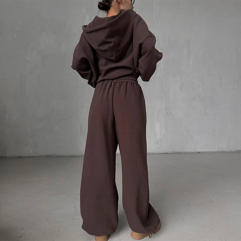 Damer oversized loungewear-set med cropped hoodie och vida byxor Mirla-Eva Jonsson