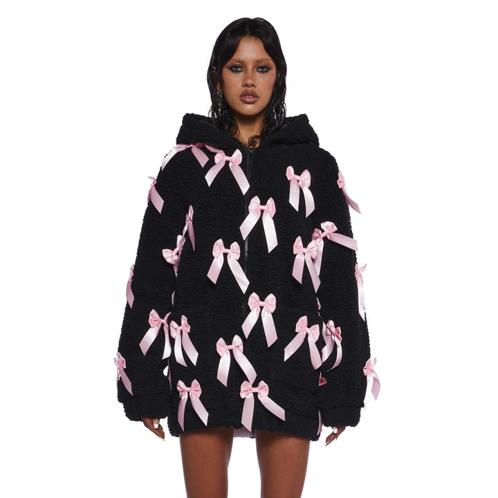Damer oversized plyschjacka med dekorativa rosetter Mirla-Eva Jonsson