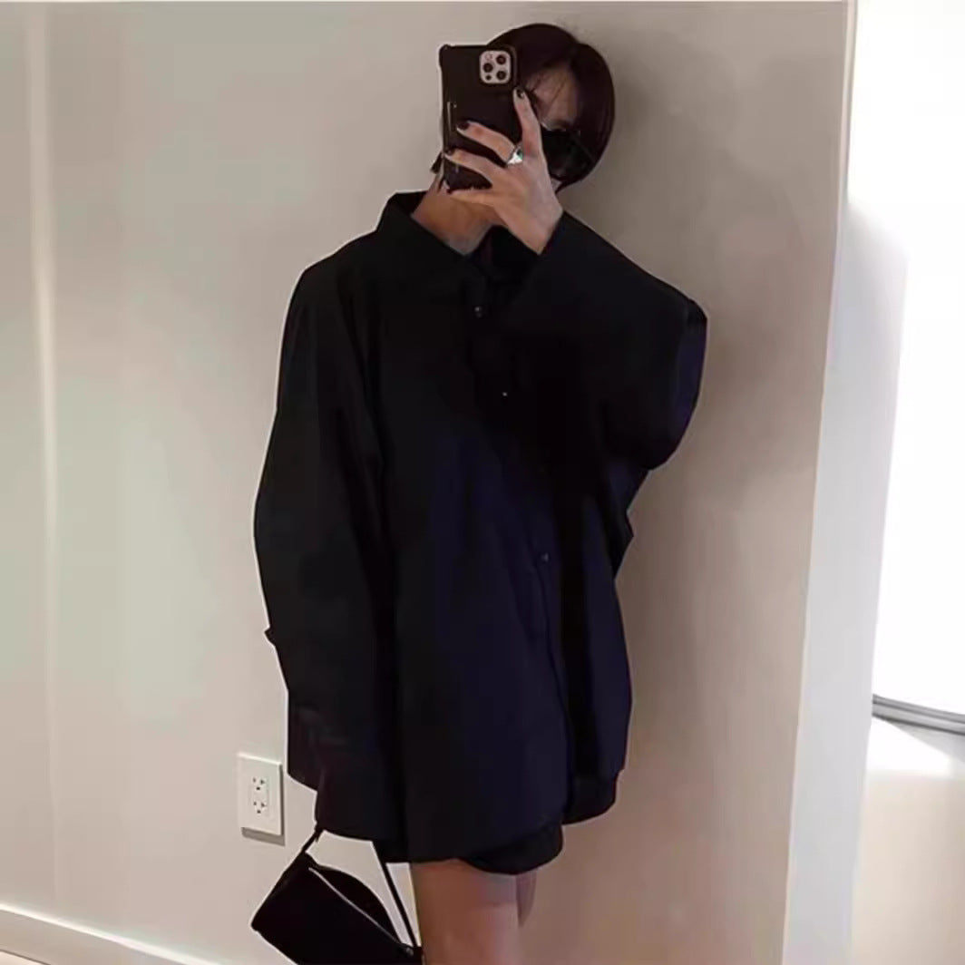 Damer oversized skjorta blus med klassisk krage och sidficka Mirla-Eva Jonsson