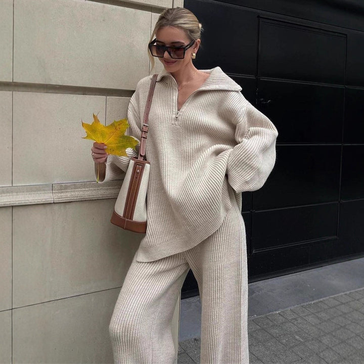 Damer oversized stickad tröja med stora kragar och vida byxor Mirla-Eva Jonsson