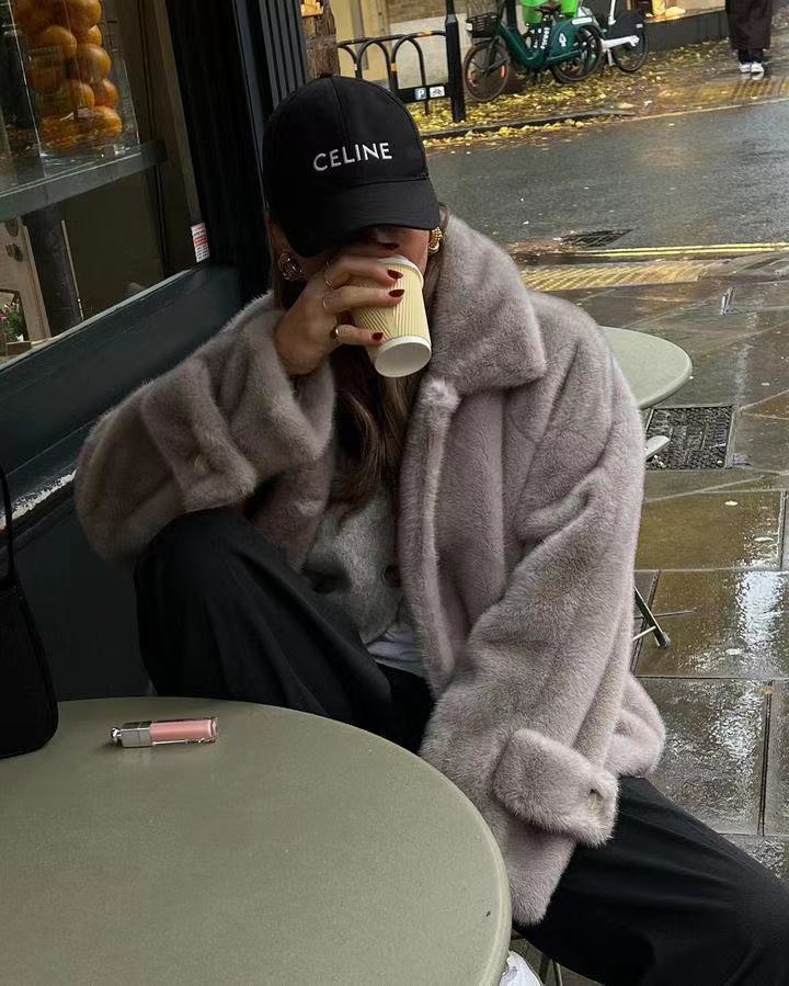 Damer plaggjacka med lyxig oversized passform Mirla-Eva Jonsson