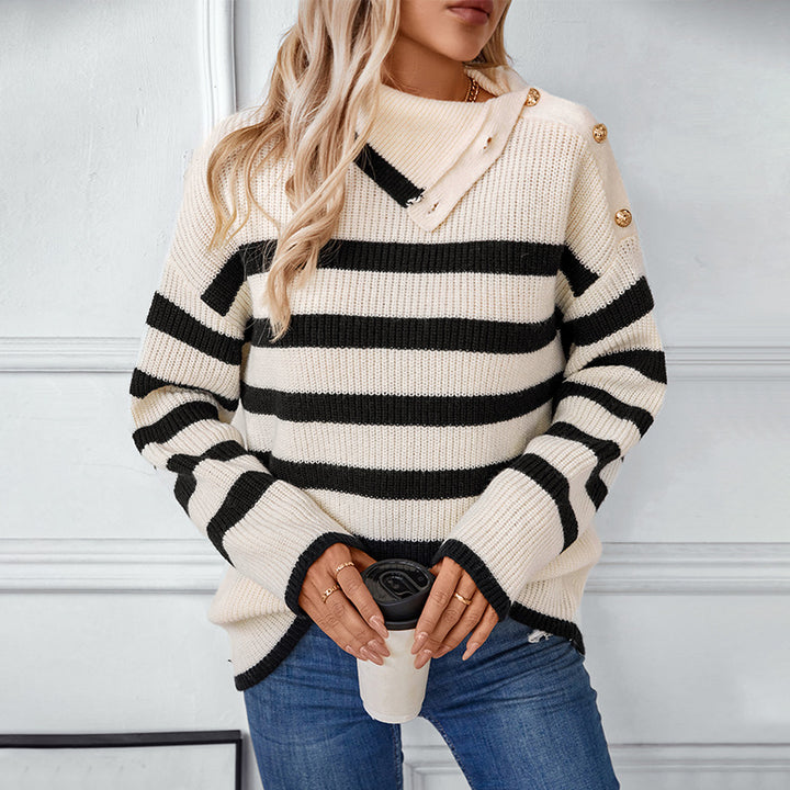 Damer polokragströja med knappdetaljer och randdesign Mirla-Eva Jonsson