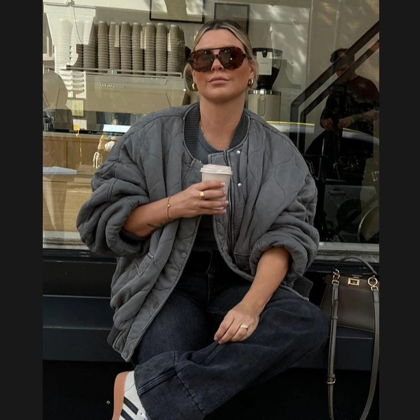 Damer quiltad Oversized-bomberjacka med mjukt foder och lyxig skärning Mirla-Eva Jonsson