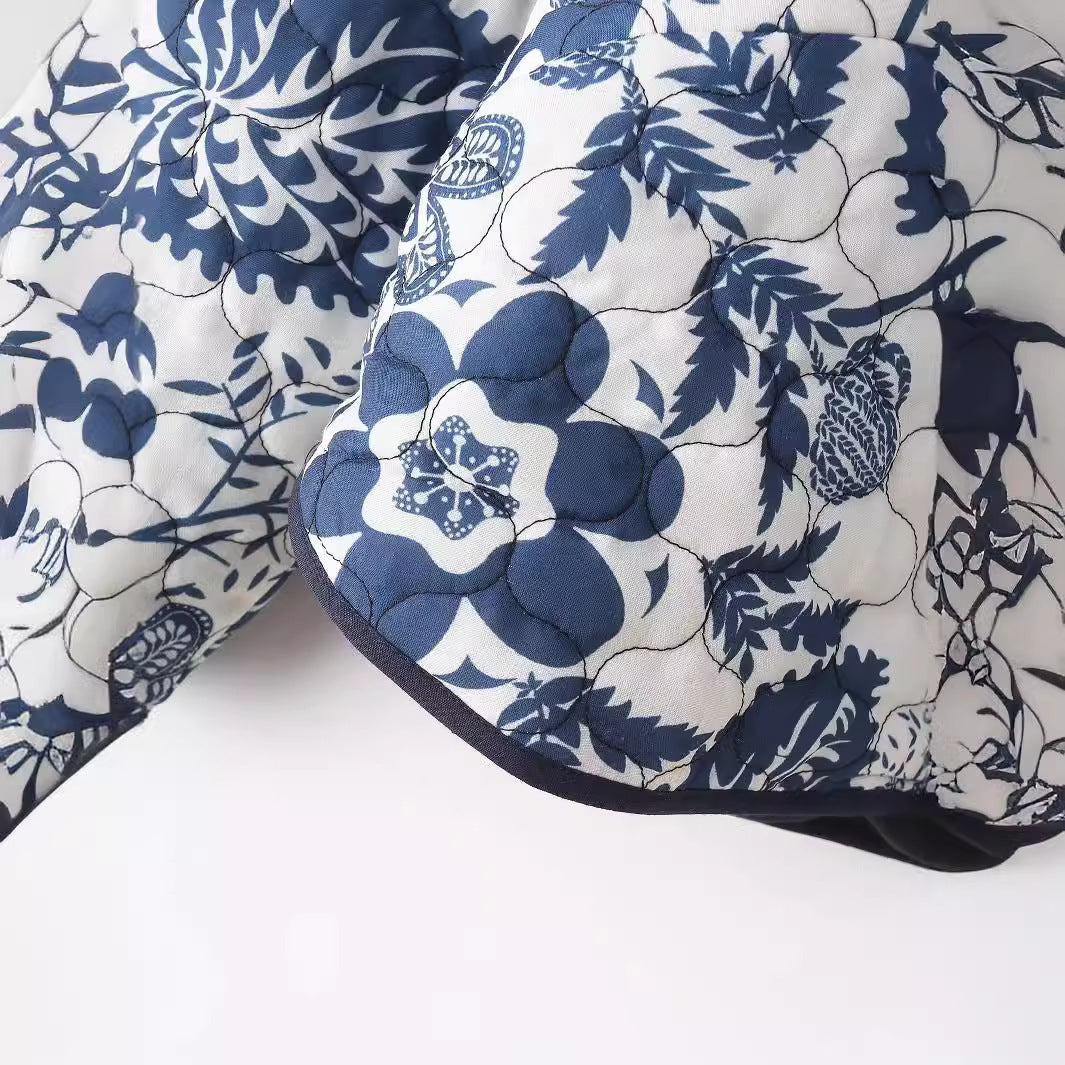Damer quiltad blomjacka med innovativ ficka och rundhals Mirla-Eva Jonsson
