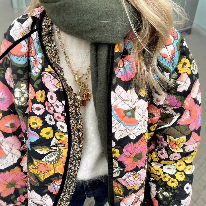Damer quiltad blomjacka med lyxigt innertyg Mirla-Eva Jonsson