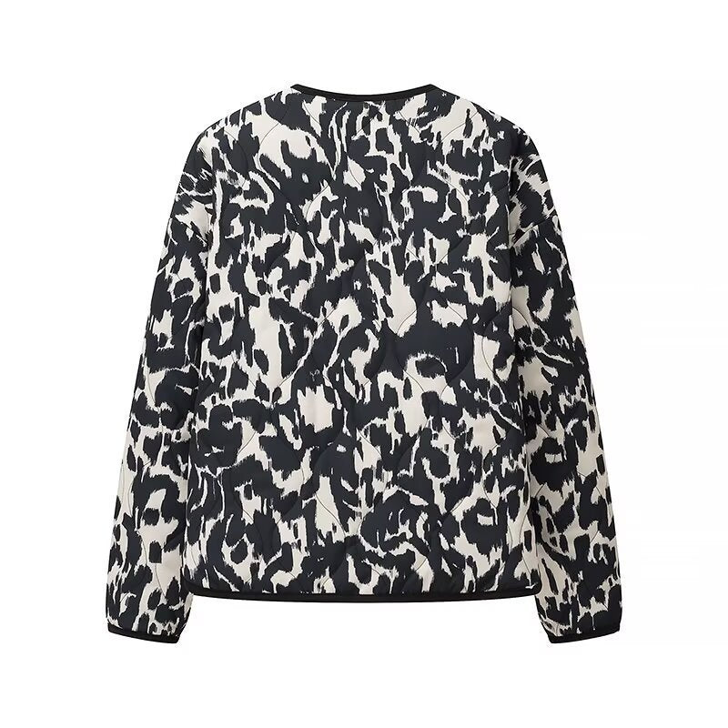 Damer quiltad jacka i modern leopardmönster Mirla-Eva Jonsson
