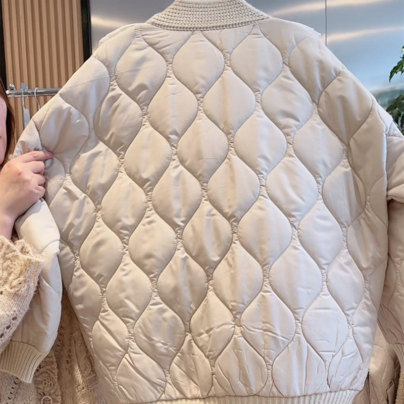 Damer quiltad jacka med volangdetaljer och fickor Eva Jonsson-Eva Jonsson