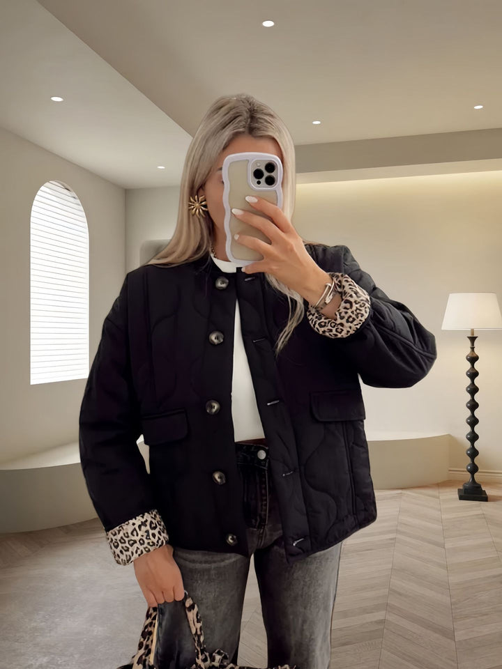 Damer quiltad lätt jacka med trendiga djurmönstrade ärmar Eva Jonsson-Eva Jonsson