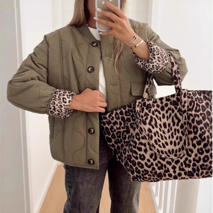 Damer quiltad lätt jacka med trendiga djurmönstrade ärmar Eva Jonsson-Eva Jonsson