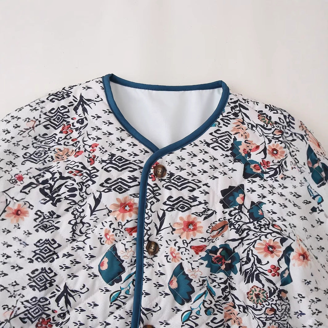 Damer quiltad utomhusjacka med blommönster och praktiska fickor Mirla-Eva Jonsson