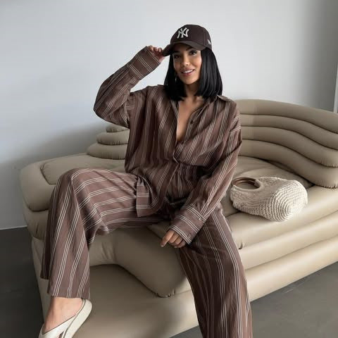 Damer randigt lounge-set med vida byxor och lös blus Mirla-Eva Jonsson