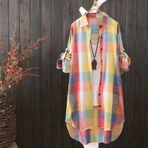 Damer rutigt skjortblus i avslappnad oversize-snitt med lång ärm och uppvikbara ärmar Mirla-Eva Jonsson