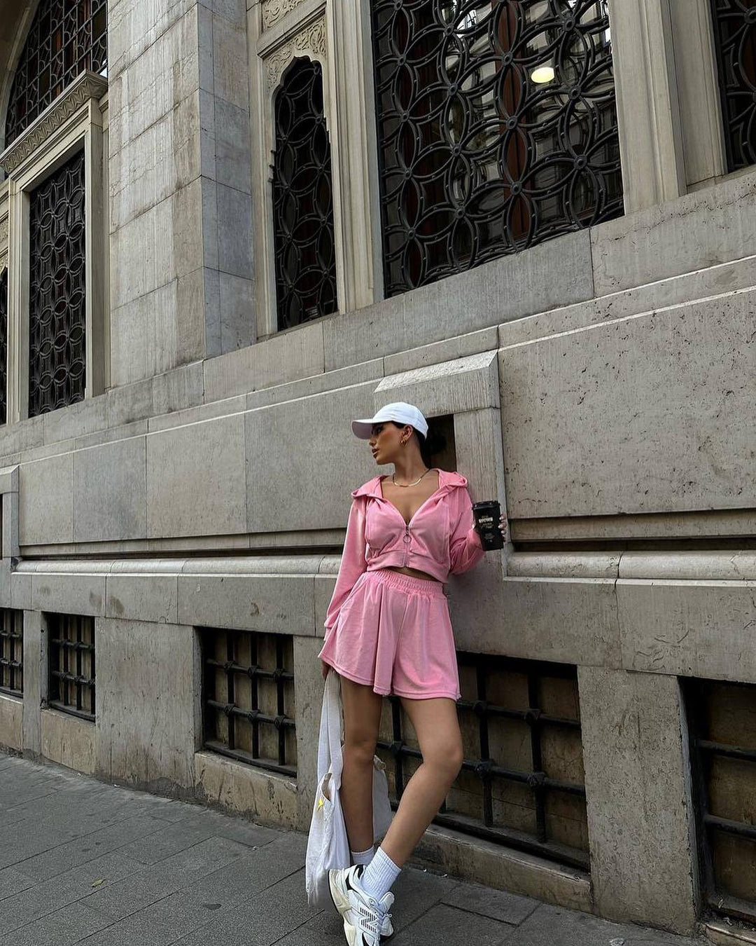Damer sammet Cropped Hoodie och korta fritidsbyxor Set Eva Jonsson-Eva Jonsson