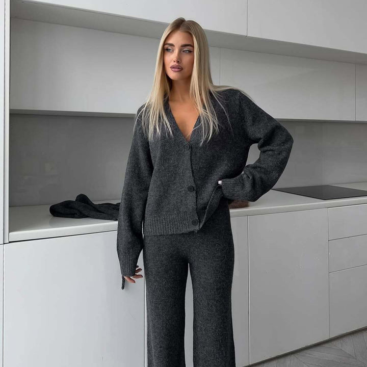 Damer set av mjuk stickning med cardigan och vida byxor Eva Jonsson-Eva Jonsson