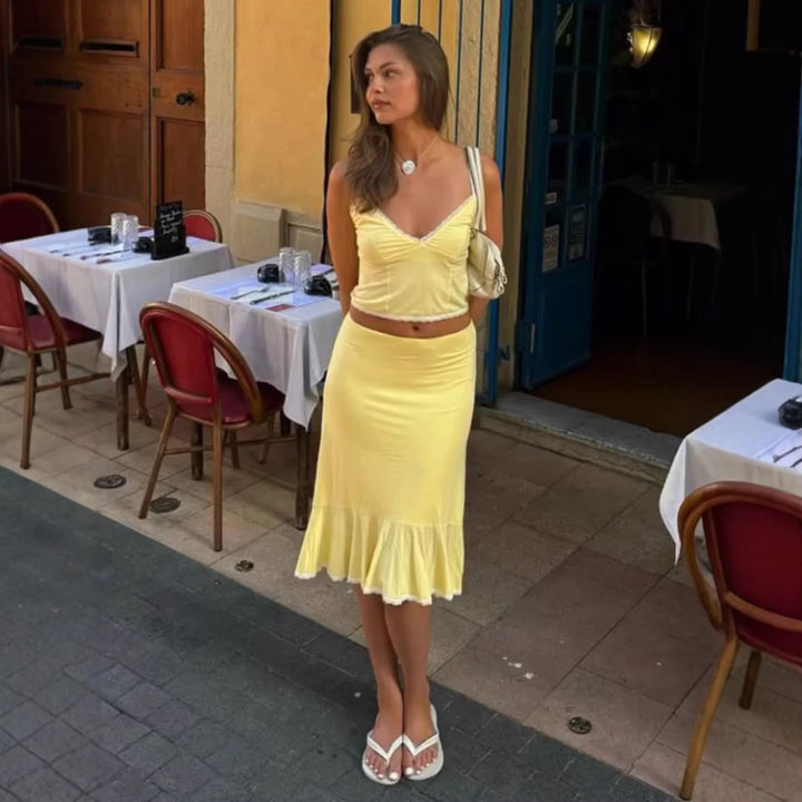 Damer set med crop-top och svängande kjol med spetsdetaljer Mirla-Eva Jonsson