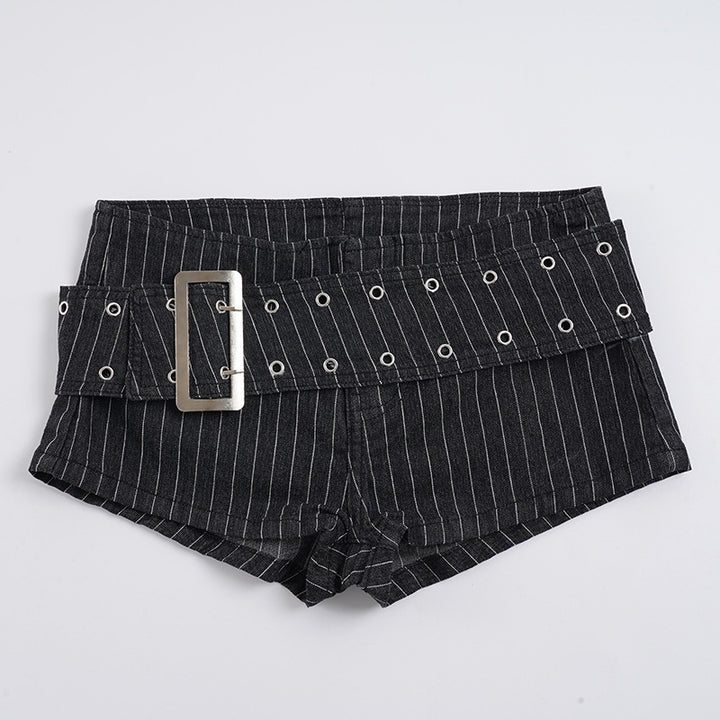 Damer shorts i urban rutigt utseende med bred midjebälte och öglor Mirla-Eva Jonsson