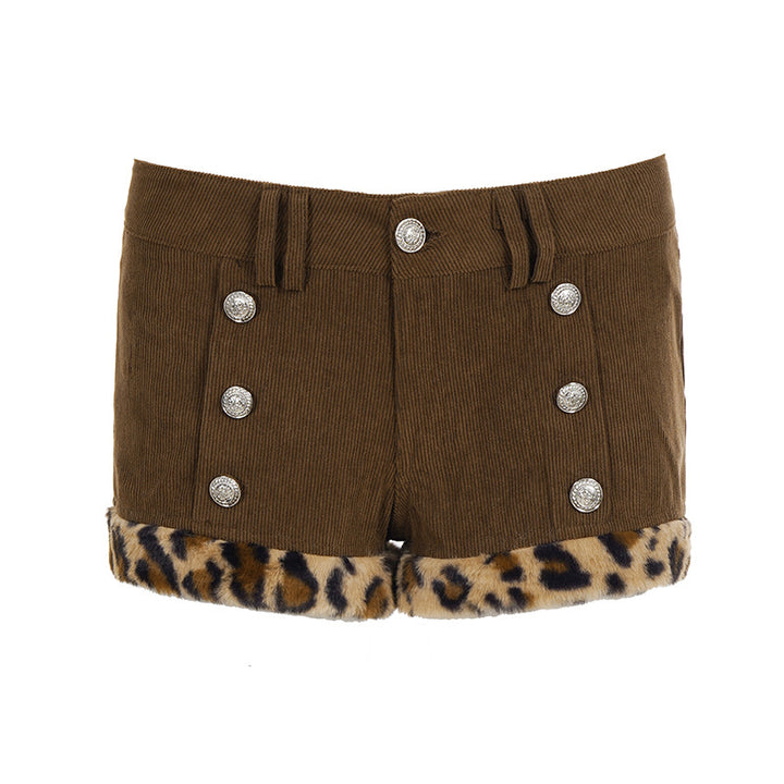 Damer shorts med eleganta knappdetaljer och trendig leoparddetalj Mirla-Eva Jonsson