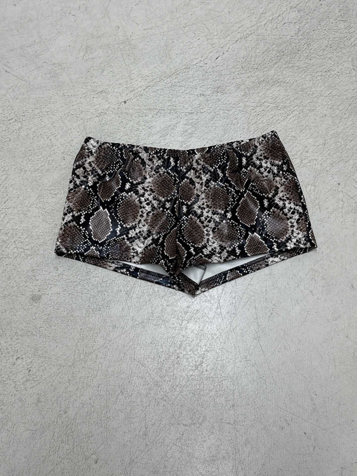 Damer shorts med modernt ormskintryck och hög midja Mirla-Eva Jonsson
