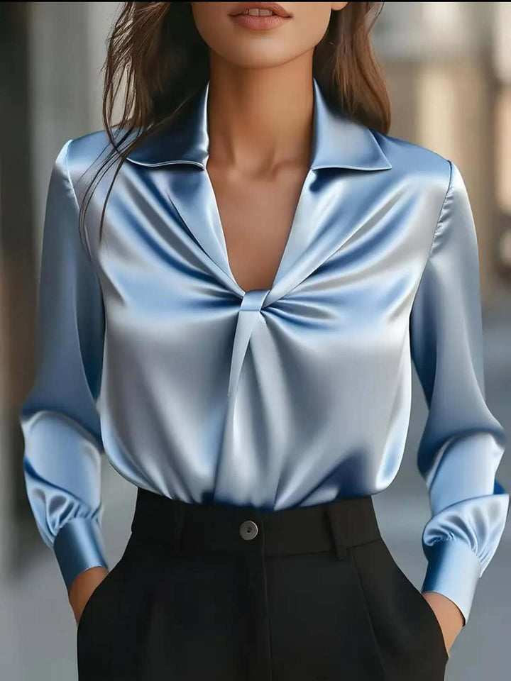 Damer sidenbluse med elegant V-halsudskæring og rynker Mirla-Eva Jonsson