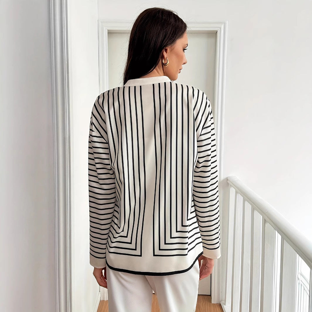 Damer skjortblus med elegant knappslå och vertikala ränder Mirla-Eva Jonsson