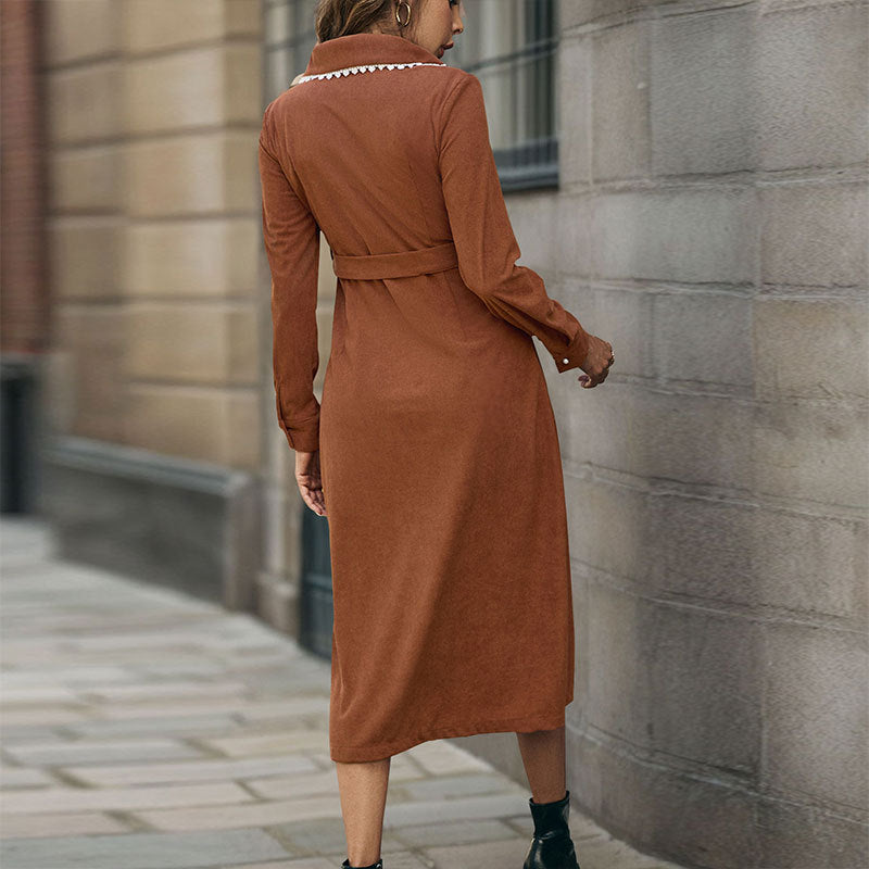 Damer skjortklänning med elegant knapplist och snygg midjebälte Mirla-Eva Jonsson