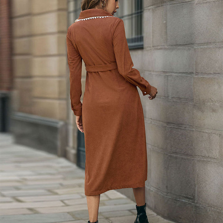 Damer skjortklänning med elegant knapplist och snygg midjebälte Mirla-Eva Jonsson