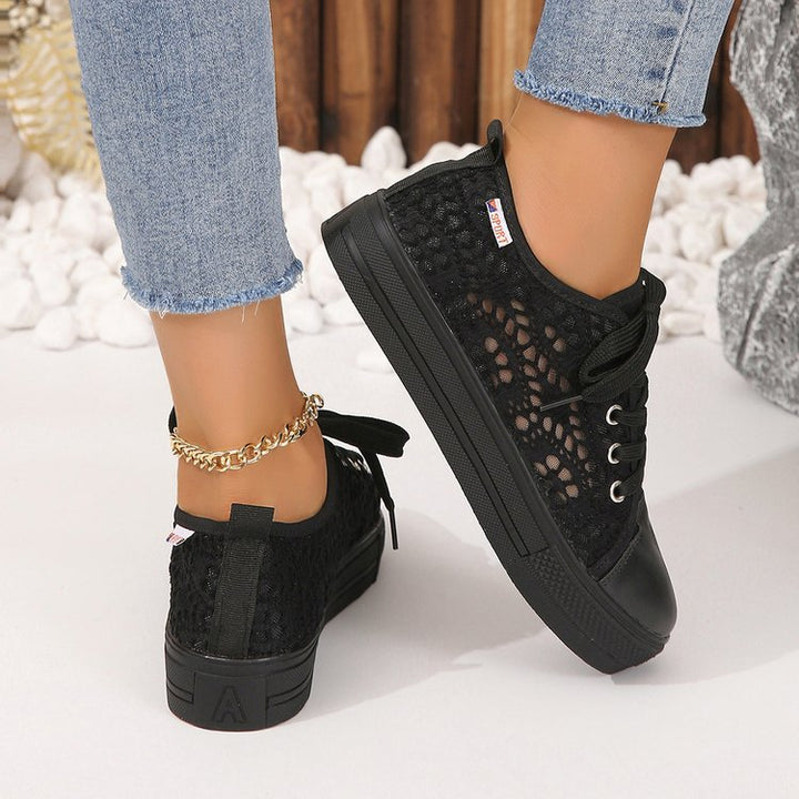 Damer sneakers med andningsbart nätovanför och halkfri sula Mirla-Eva Jonsson