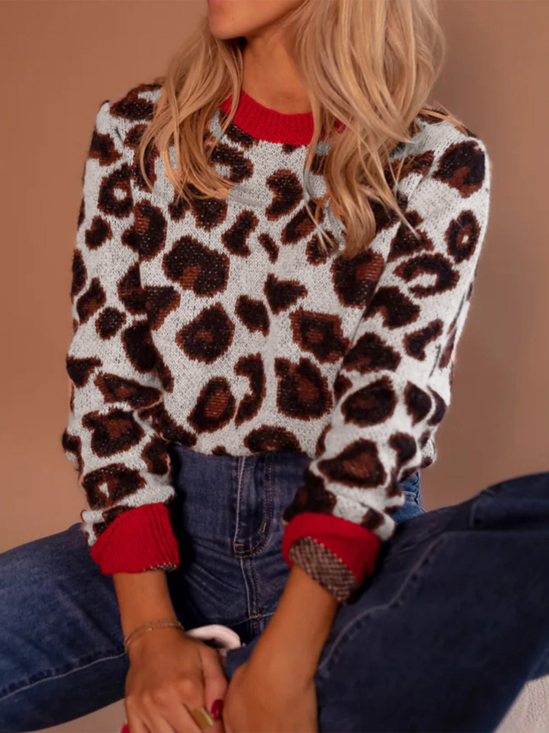 Damer snygg tröja med leopardmönster och kontrasterande muddar Mirla-Eva Jonsson