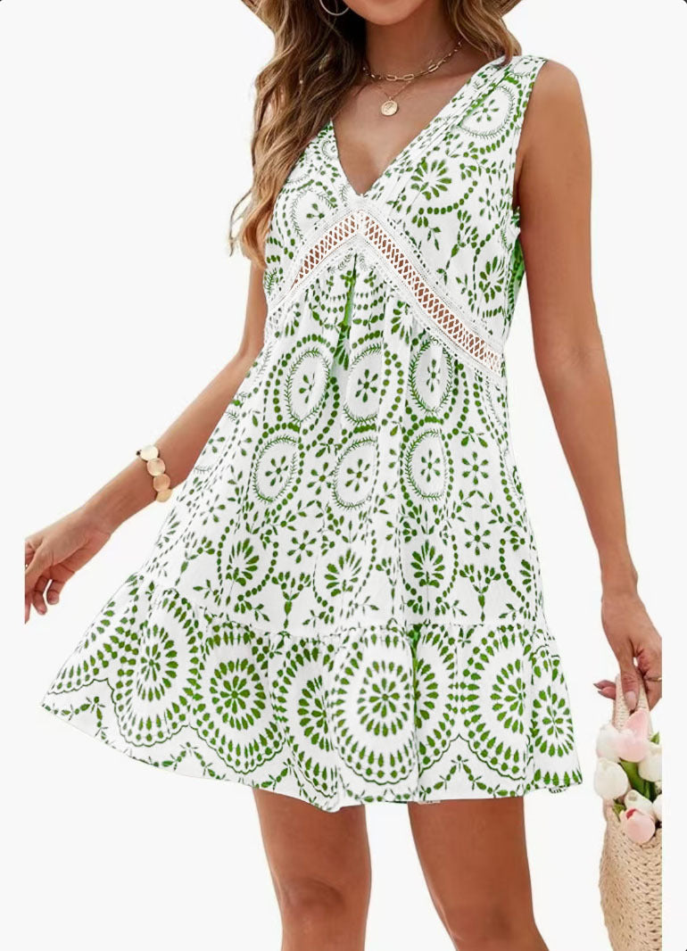 Damer sommarklänning i elegant A-linjär snitt med blommigt spindelnätsdesign Mirla-Eva Jonsson