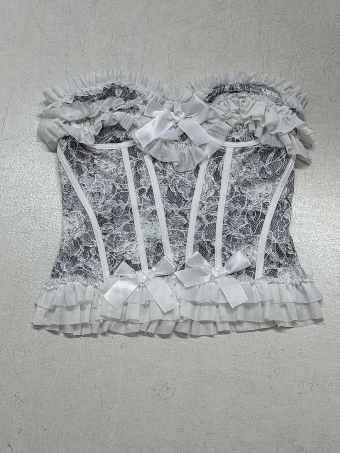 Damer spets-bustier med volangdetaljer Mirla-Eva Jonsson