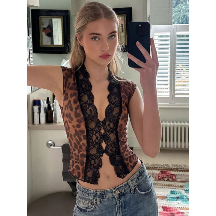 Damer spets-crop-top med djurmönster och kompletterande spets Mirla-Eva Jonsson