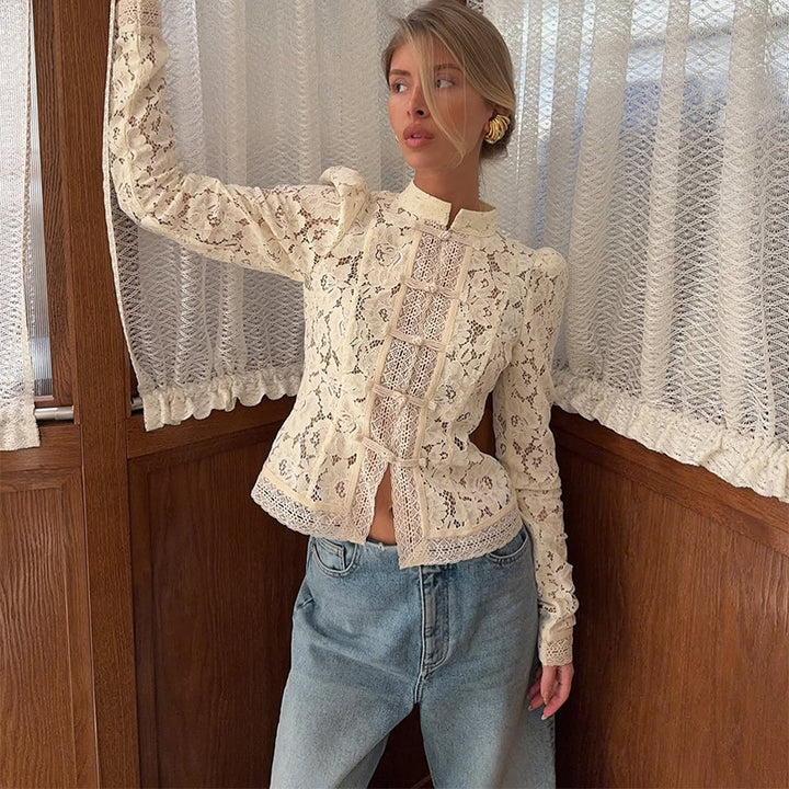 Damer spetsblus med eleganta detaljer Mirla-Eva Jonsson