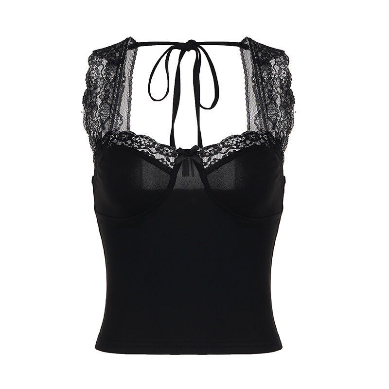 Damer spetsig cami med elegant skärning och lekfulla detaljer Mirla-Eva Jonsson