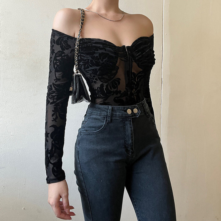 Damer spetstopp med off-shoulder design och långa ärmar Mirla-Eva Jonsson