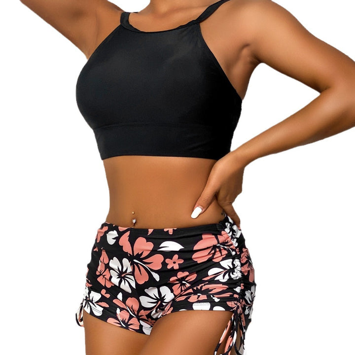 Damer sport-bikini-set med trendig crop-top och moderiktiga shorts Mirla-Eva Jonsson