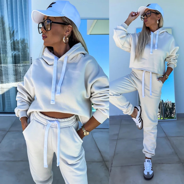 Damer sportig Cropped Hoodie och Joggingbyxor Set Mirla-Eva Jonsson