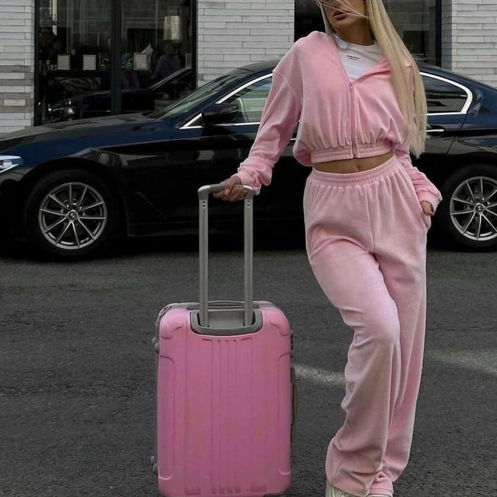 Damer sportig Cropped-set med huva och vida byxor Mirla-Eva Jonsson