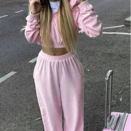 Damer sportig Cropped-set med huva och vida byxor Mirla-Eva Jonsson