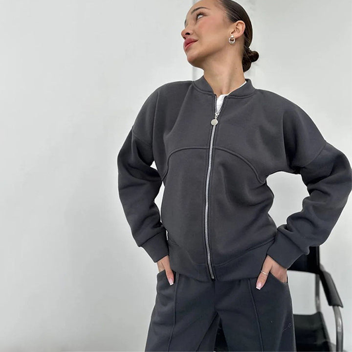 Damer sportig Sweatjacka med elegant dragkedja Mirla-Eva Jonsson