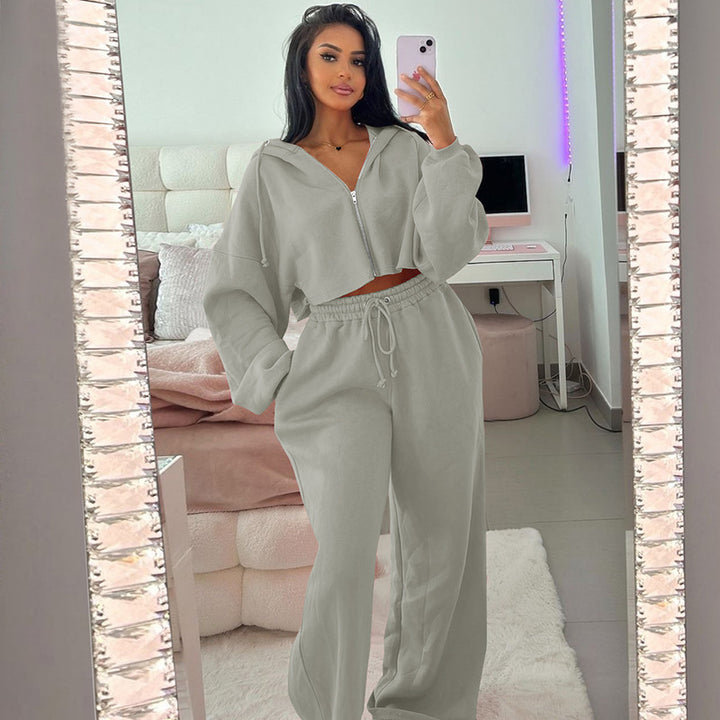 Damer sportig cropped hoodie och vida joggingsbyxor Eva Jonsson-Eva Jonsson