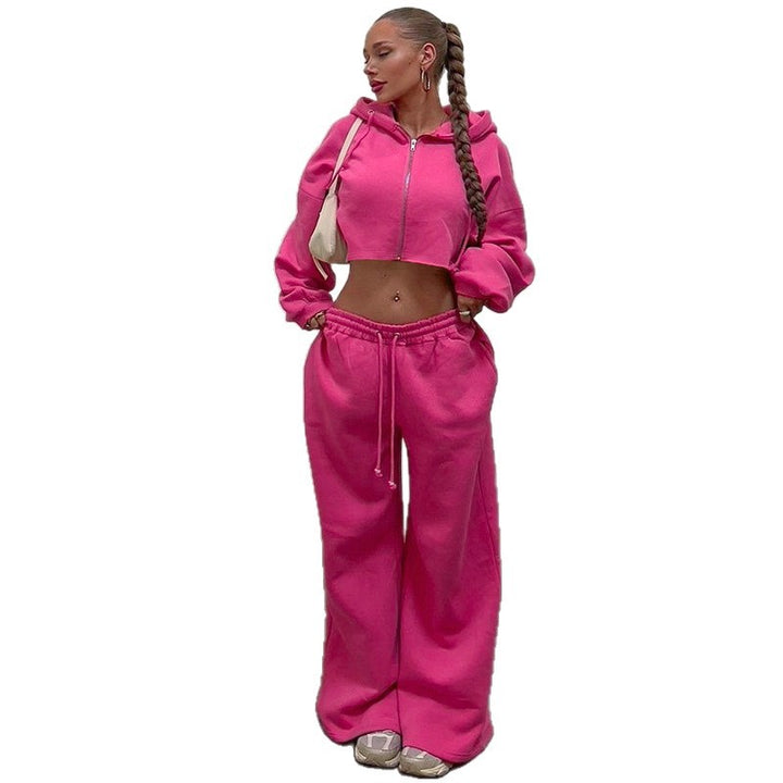 Damer sportig cropped hoodie och vida joggingsbyxor Eva Jonsson-Eva Jonsson
