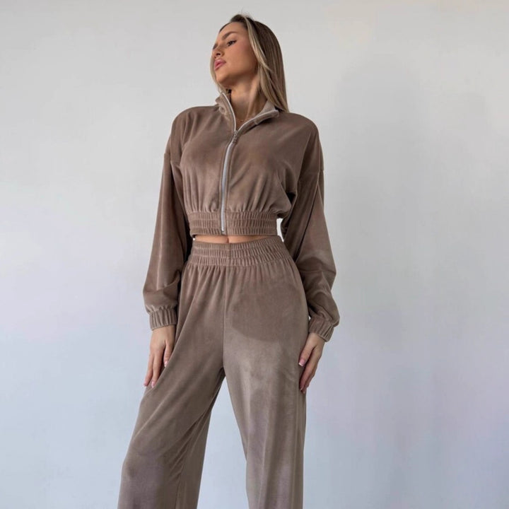 Damer sportig fleece-set med cropped-jacka och vida ben Eva Jonsson-Eva Jonsson