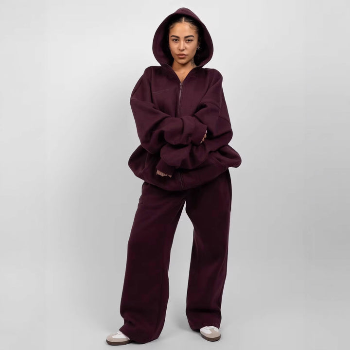 Damer sportig fleece-set med hög krage och praktiska fickor Mirla-Eva Jonsson