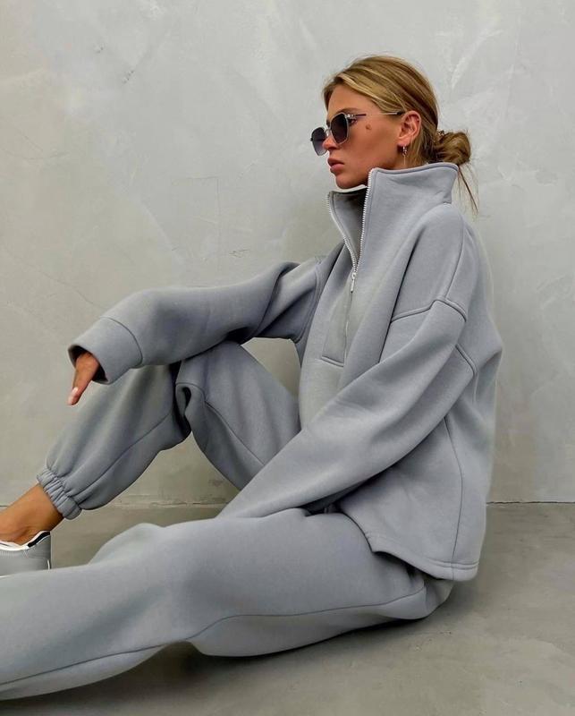Damer sportig fleece-tröja och joggingbyxor-set med hög krage Mirla-Eva Jonsson