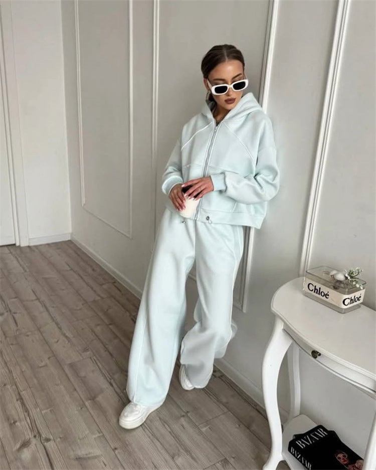 Damer sportig fritidsset med cropped hoodie och vida byxor Eva Jonsson-Eva Jonsson