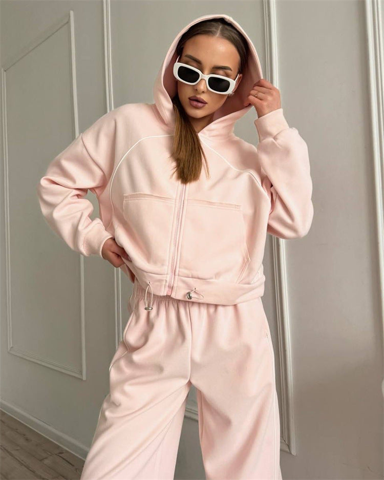 Damer sportig fritidsset med cropped hoodie och vida byxor Eva Jonsson-Eva Jonsson
