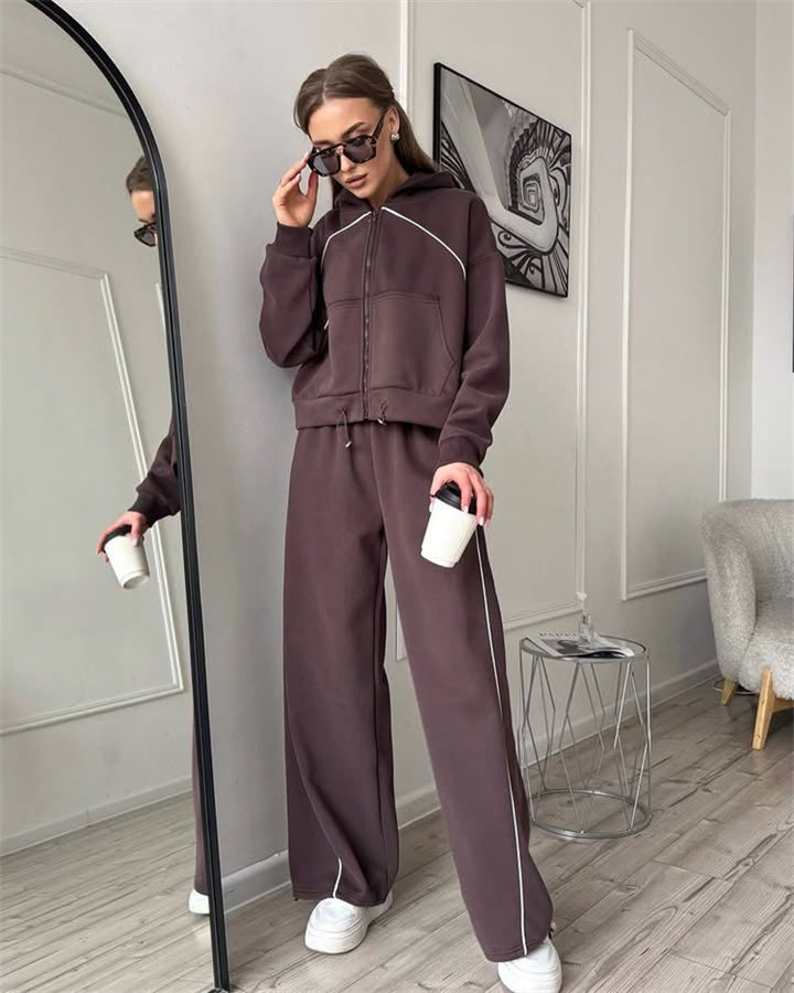 Damer sportig fritidsset med cropped hoodie och vida byxor Eva Jonsson-Eva Jonsson
