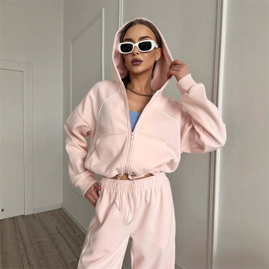 Damer sportig fritidsset med cropped hoodie och vida byxor Eva Jonsson-Eva Jonsson