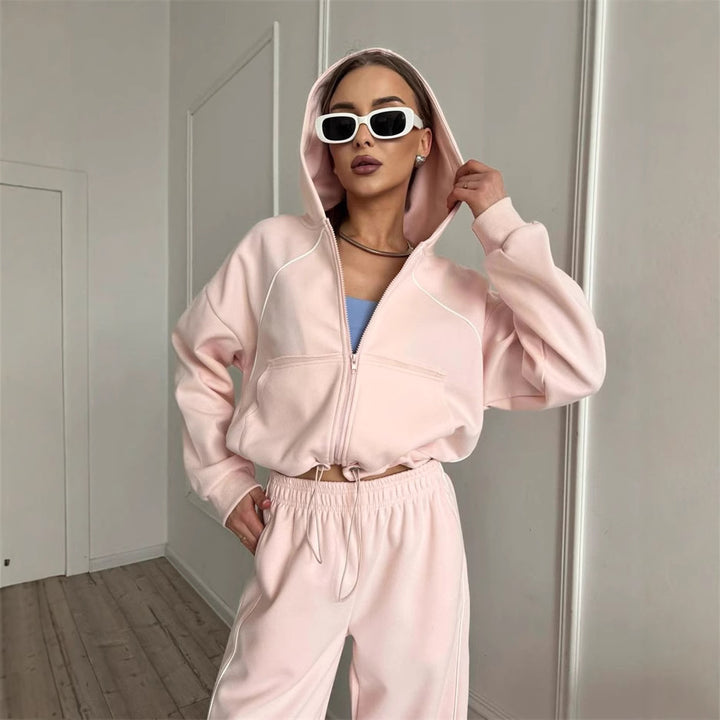 Damer sportig fritidsset med cropped hoodie och vida byxor Eva Jonsson-Eva Jonsson
